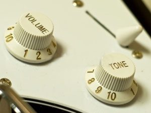 Comment utiliser les réglages de sa guitare électrique ?